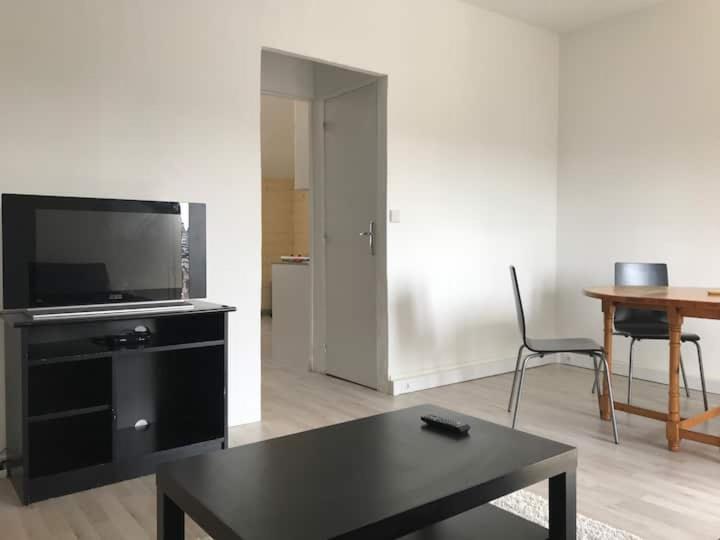 Appartement Simple Sur Argenteuil, Proche Paris Exterior photo